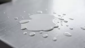 ile schnie podkład akrylowy w sprayu