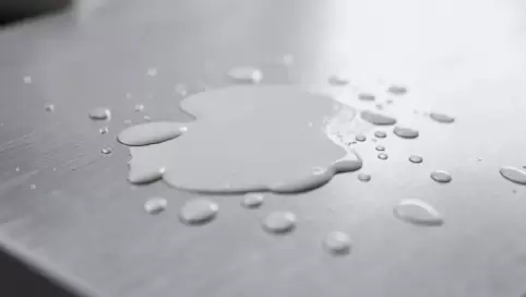 ile schnie podkład akrylowy w sprayu