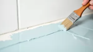 jak pomalować silikon sanitarny