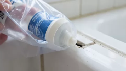 Jak wycisnąć silikon bez pistoletu